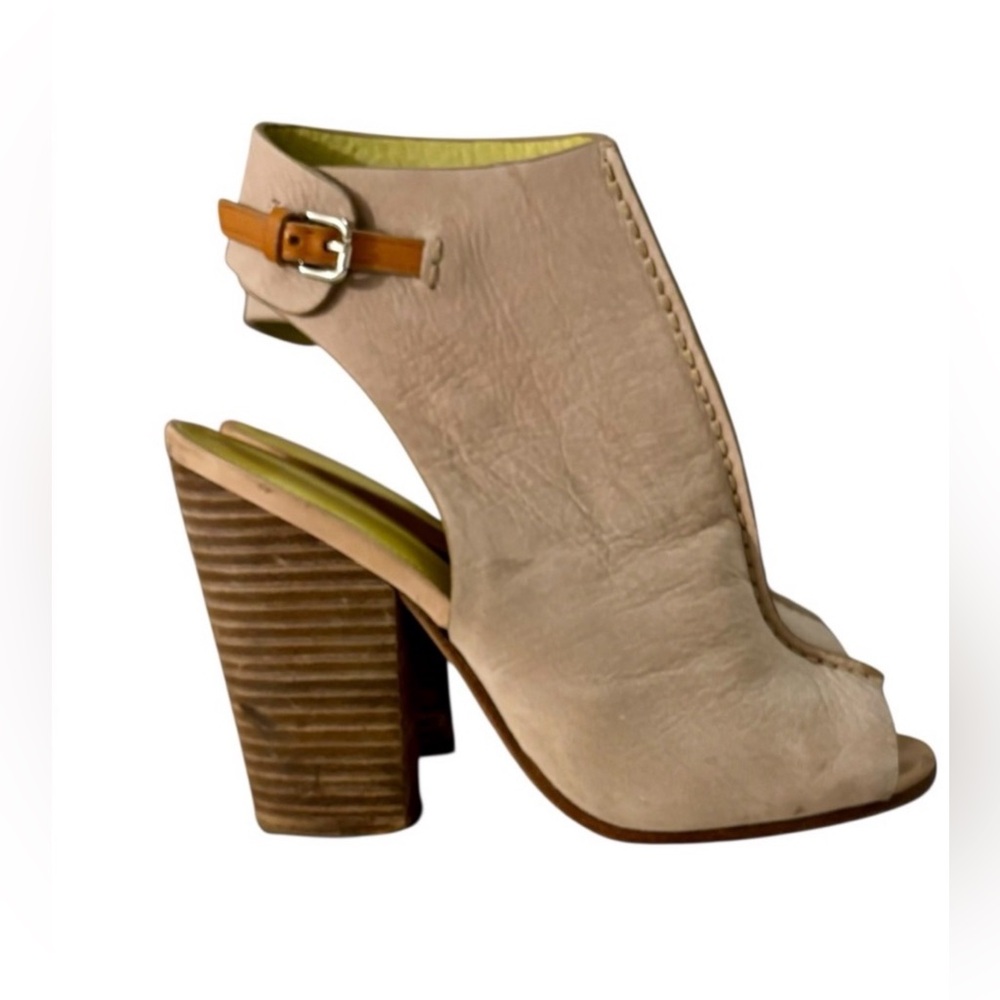CoachTan Leather Peptoe Heels Size 7 block heel buckle in back of ankle i - Picture 4 of 8